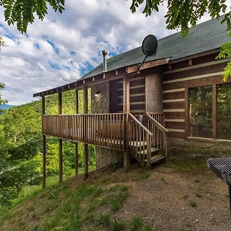 View! Private! Hot Tub,Pool Table,Fireplace,Relax!